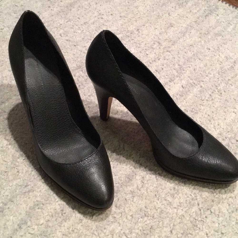 Banana republic heels